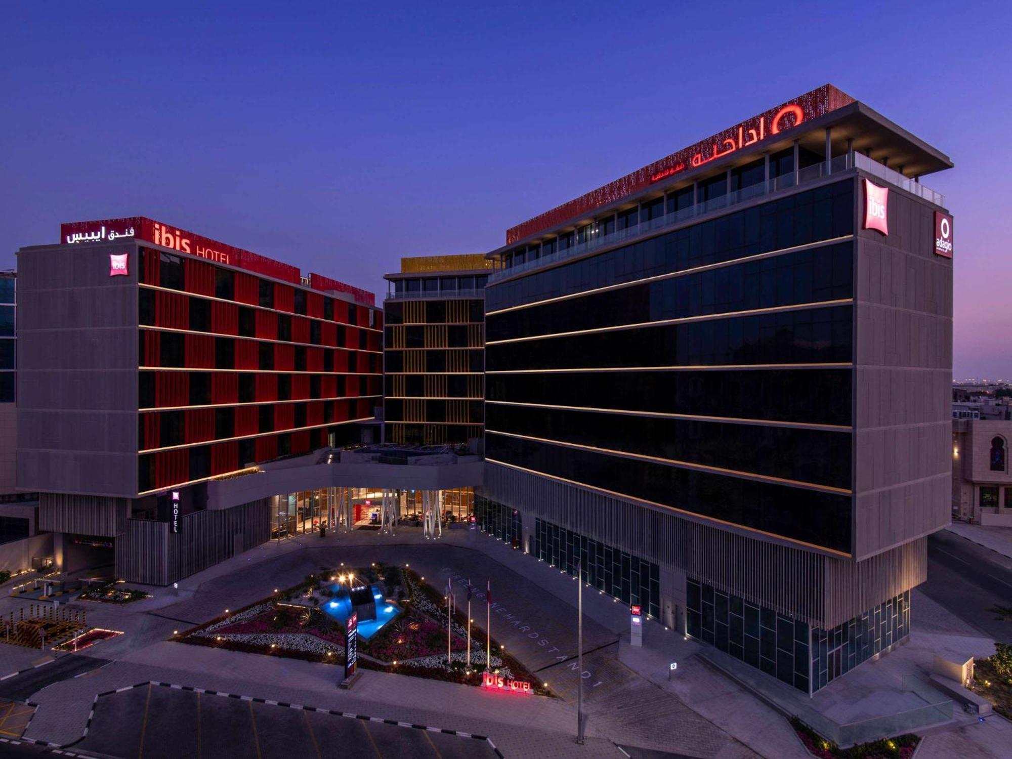 Ibis Doha Hotel Bagian luar foto
