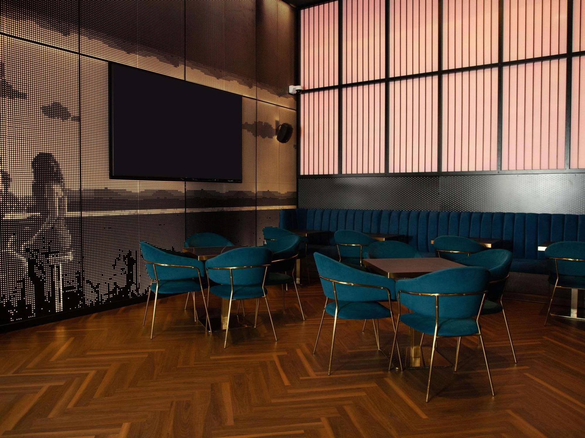 Ibis Doha Hotel Bagian luar foto